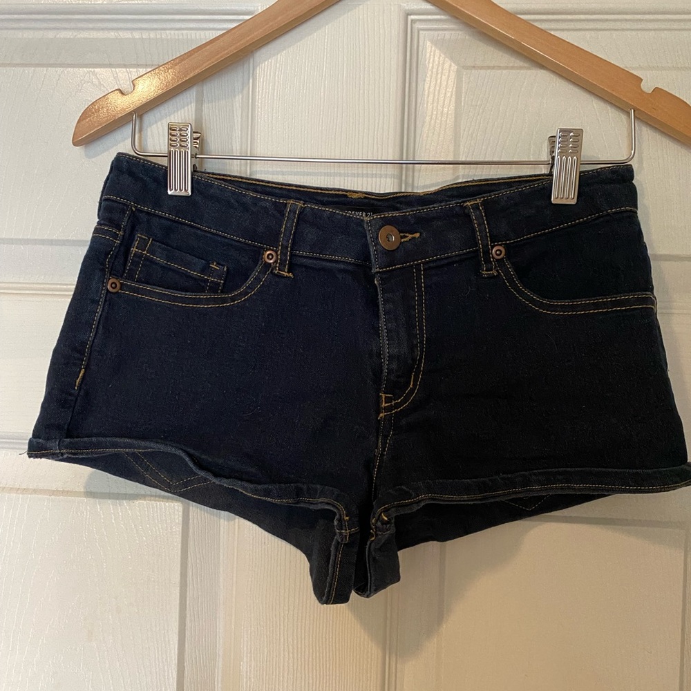 Women’s jean shorts size 28